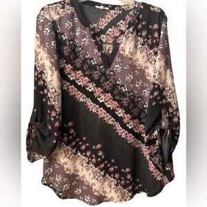 MAURICES- Women’s 3/4 Sleeve Popover Floral V-Neck Blouse 1XL